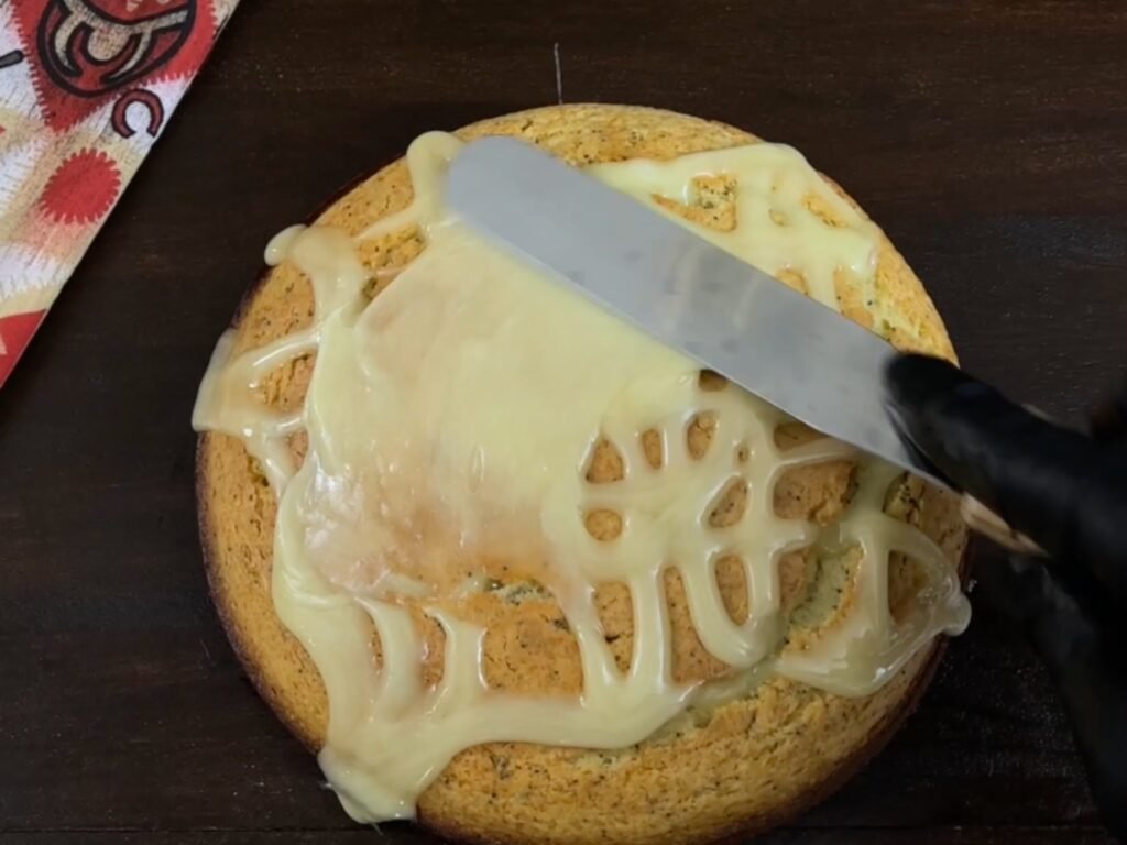 How to Decorate a Cake